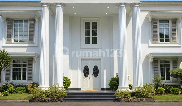 Luxurious 2-Story House Well-Maintained Ready to Occupy in Prime Area Kebayoran Baru