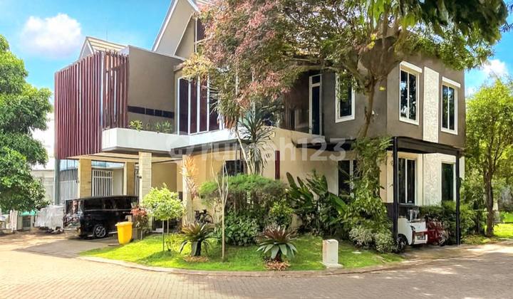 Rumah Dalam Komplek Posisi di Hook di Bintaro Sektor 7