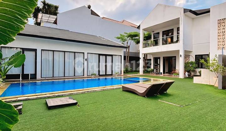 Luxury House With Spacious Backyard In Cinere Luxury House With Spacious Backyard In Cinere