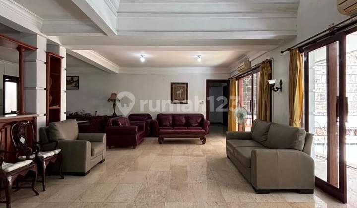 Rumah Dalam Komplek Mewah Dekat Senayan di Kebayoran Lama 2