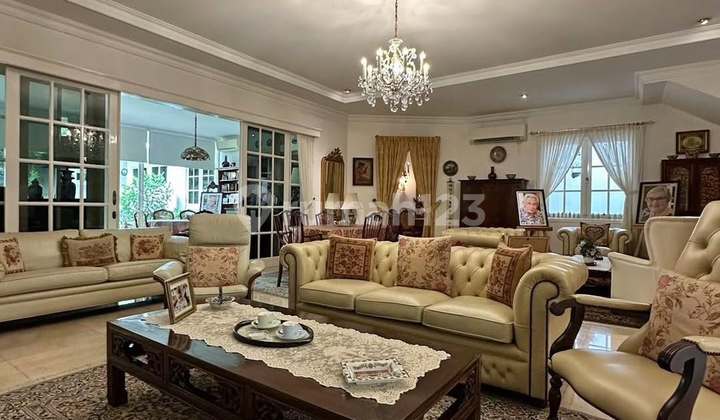 Rumah dengan Halaman Luas Row Jalan Sangat Lebar di Simprug Golf Jaksel 2