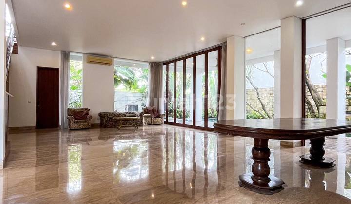 Modern Tropical House 2-Storey Building Strategic Location in Cipete 2