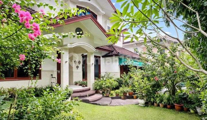 Rumah di Lingkungan Tenang Tanah Ngantong di Ampera Cilandak