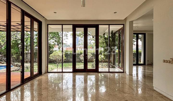 Spacious Tropical Backyard House in Pejaten Barat 2