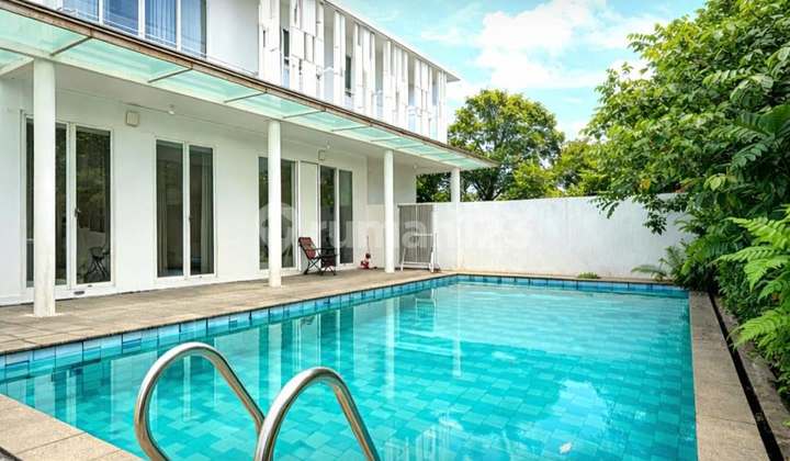 House in Townhouse with Private Pool in Pejaten