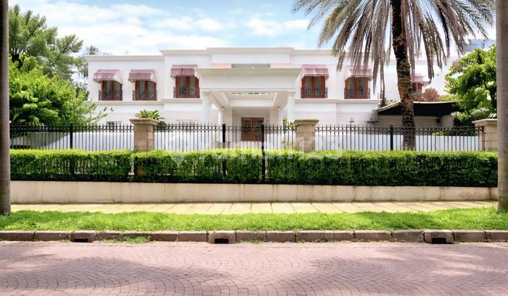 Rumah Mewah Terawat Siap Huni Jalan Akses 2 Mobil Lokasi Menteng