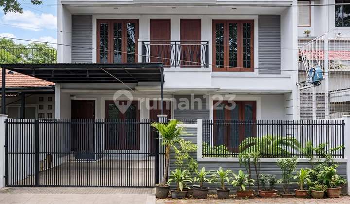 Bangunan 2 Lantai Terawat Siap Huni Dalam Komplek Fully Furnished Dipondok Indah Bangunan 2 Lantai Terawat Siap Huni Dalam Komplek Fully Furnished Dipondok Indah