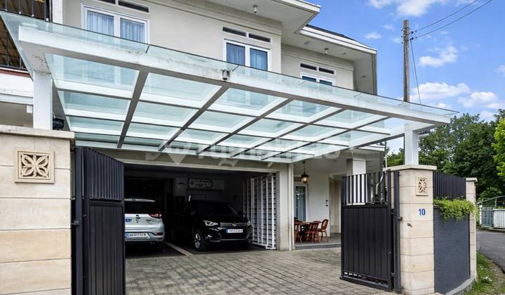 Bangunan 2Lantai Terawat Siap Huni Lokasi Strategis di Kebayoran Lama