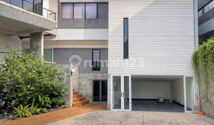 Gaya Modern Minimalis Dqlam Cluster dengan Pivate Pool