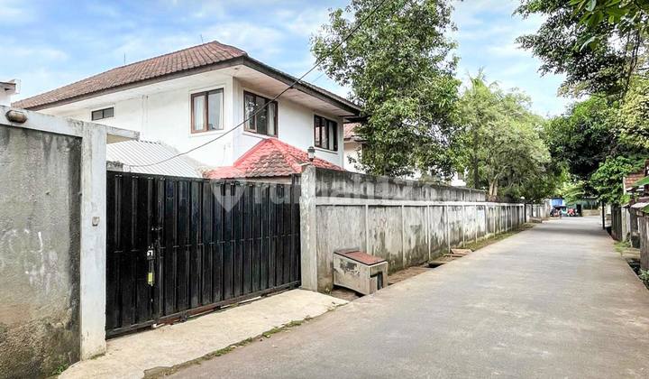 Old House In Kemang Needs Renovation