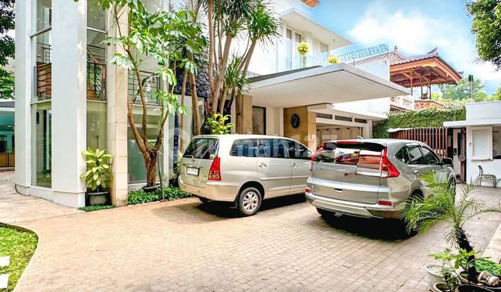 Rumah Design Modern Tropical Posisi Hook Di Kebayoran Baru