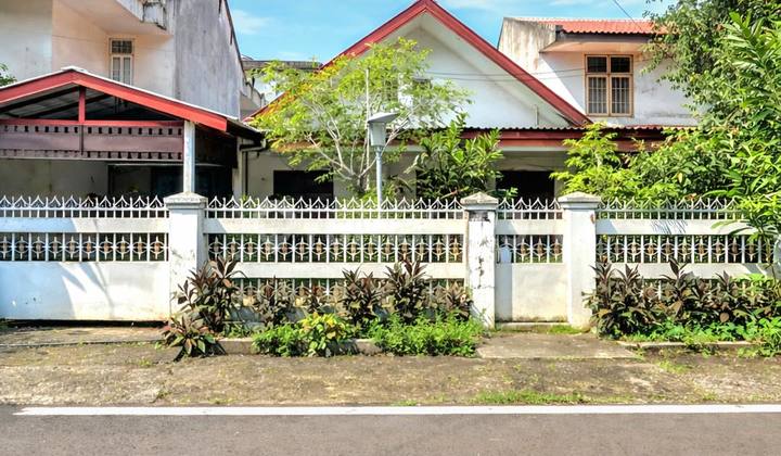 Rumah Lama Hitung Tanah Dalam Komplek Tenang dan Aman di Kebayoran Baru