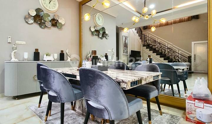 Design Modern Classic 2 Lantai Row Lebar di Tebet 2