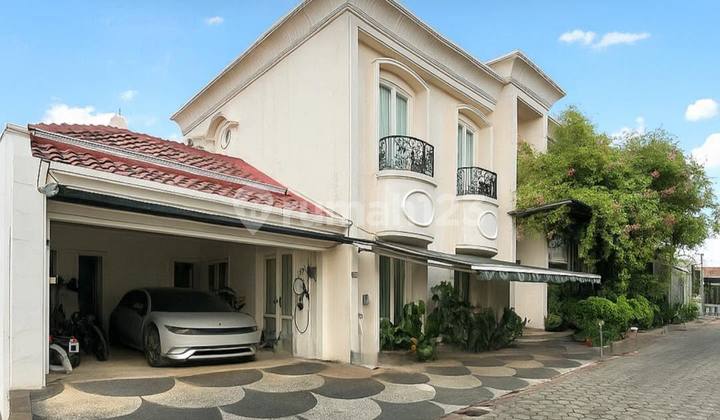 Rumah Dalam Town House Modern Classic di Cilandak 1