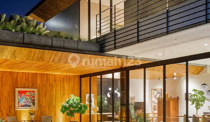 Rumah Mewah Design Tropical Modern Lingkungan Tenang di Ampera Cilandak