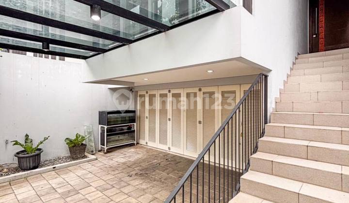 Wide Front Road House in Pondok Pinang Town House 2