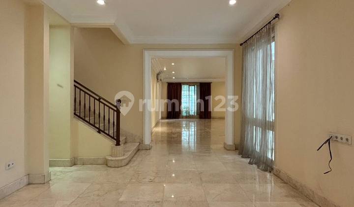 Rumah Mewah 2 Lantai Sangat Terawat Siap Huni di Prime Area Kebayoran Baru 2