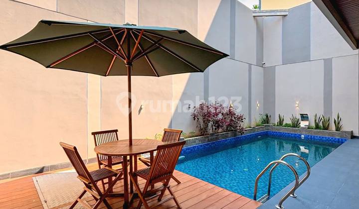 Rumah Modern Minimalis Depan Jalan Besar Di Cikini Menteng