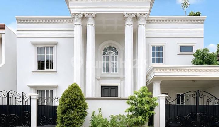 Luxury House in a Strategic Location Complex Near Senayan in Kebayoran Lama