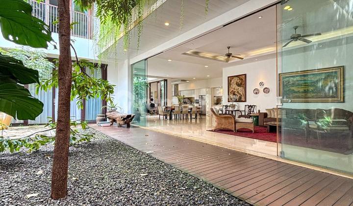 Modern Tropical Design House With Rooftop in Kemang