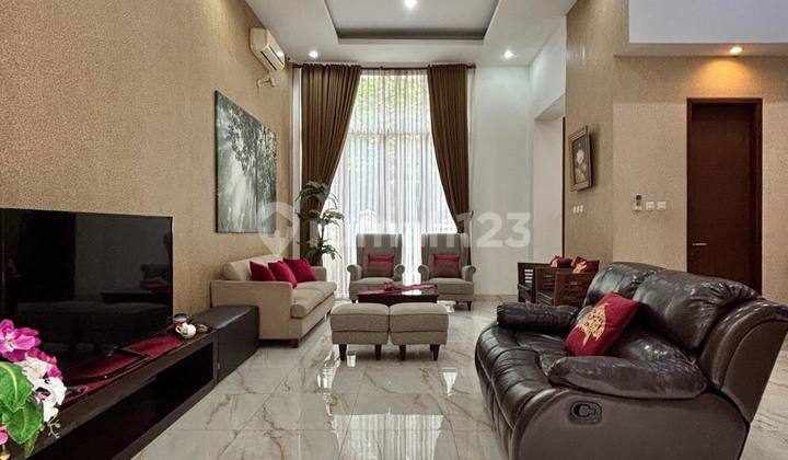 Rumah Cantik Dengan Private Pool Jagakarsa 2