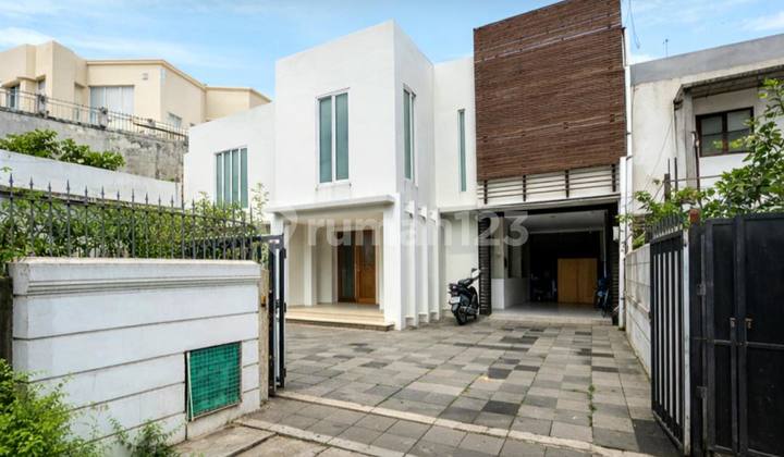 House in a Quiet, Flood-Free Environment in Kebayoran Baru, South Jakarta