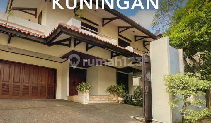 Rumah Lokasi Strategis Dengan Private Pool Di Setiabudi Kuningan Jaksel