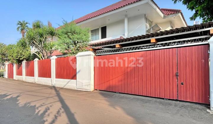 Large Complex House Ready to Occupied in Kebayoran Lama