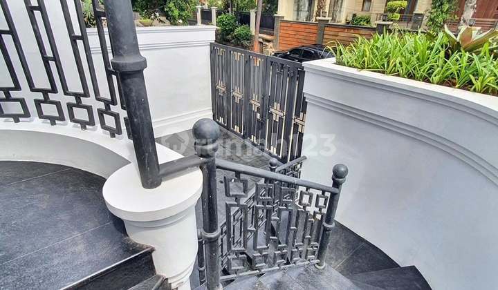 Classic Style 3-Story House + Rooftop in Cipete, South Jakarta 2