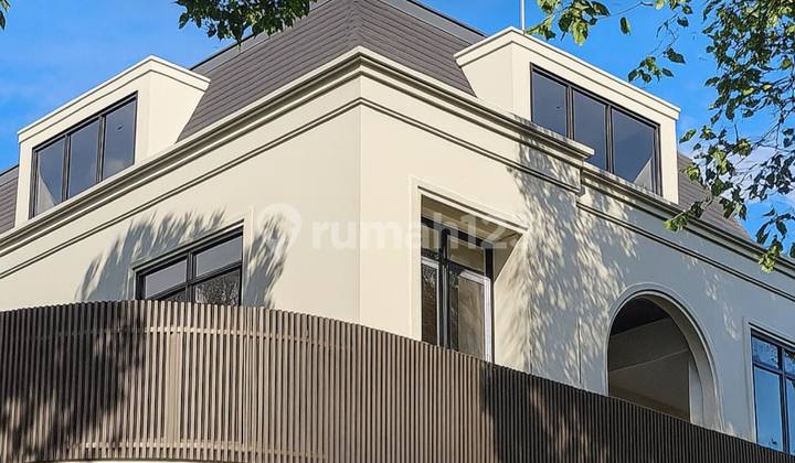 Rumah Baru Sedang Dalam Pembangunan Modern Classic Dengan Rooftop Di Pondok Indah