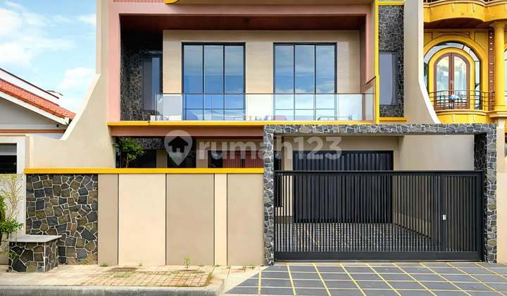 Brand New House Minimalis Modern Dilengkapi Private Pool di Cikini Menteng