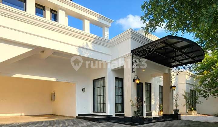 Luxury House Design Classic Bangunan 1,5 Lantai Terawat Siap Huni di Kemang