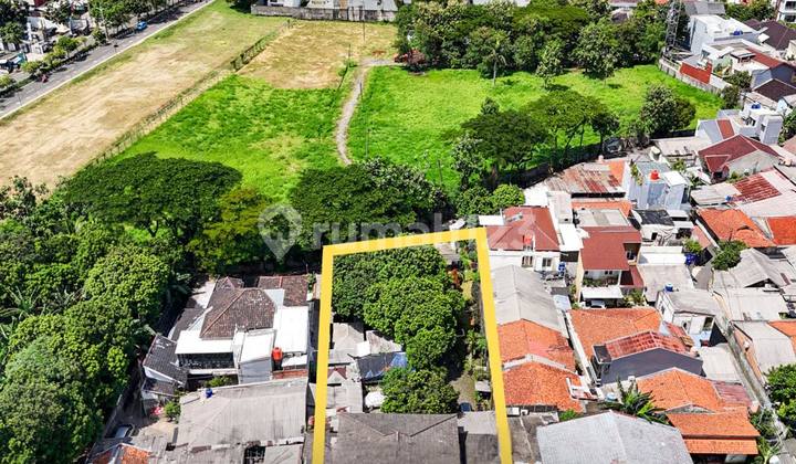 Rumah Dengan Tanah Luas Cocok Untuk Investai