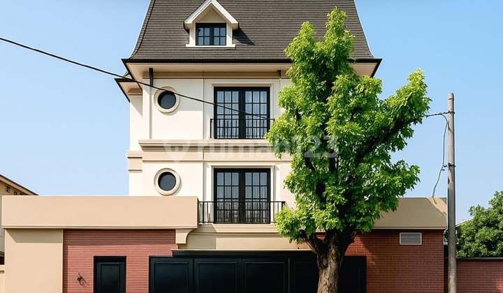 Brand New House With Private Lift in Kebayoran Baru