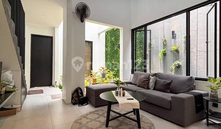 Single House Cantik Sangat Terawat Siap Huni di Cilandak