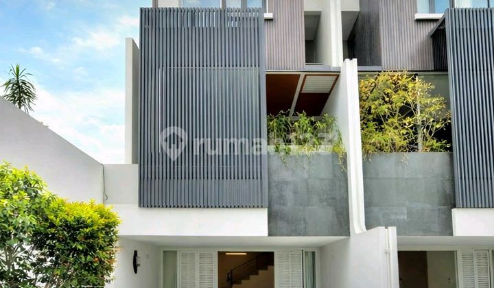 3-Story Townhouse with Private Pool Near Citos in Cilandak