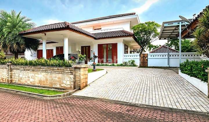 Rumah Dalam Town House Tanah Luas di Pejaten Barat