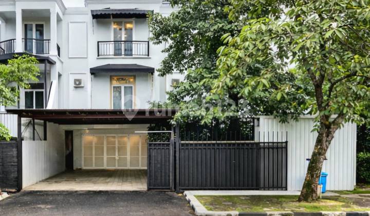 Rumah dengan Gaya American Classic di Area Premium Kebayoran Baru