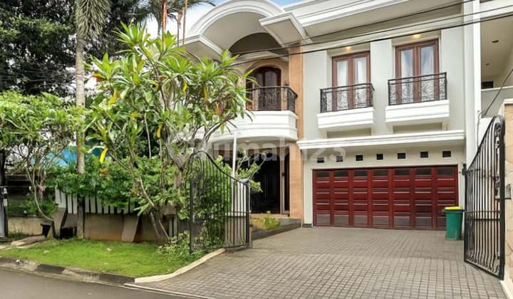 Well-Maintained House With Private Pool In Pondok Indah