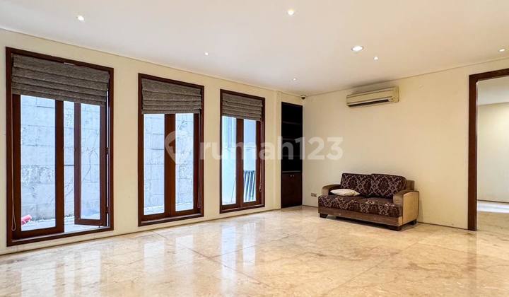 Rumah di Lingkungan Tenang Bebas Banjir di Kebayoran Baru Jakarta Selatan 2