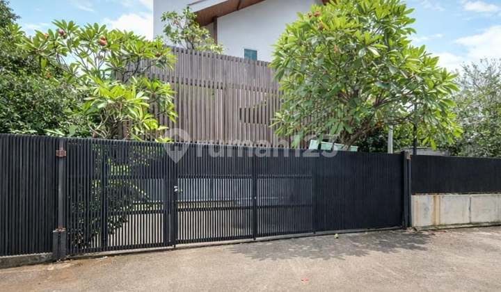 Rumah Dalam Compound Terawat dan Siap Huni di Kemang 1