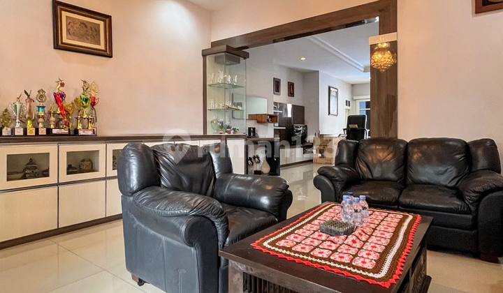 Rumah Lokasi Strategis 1 Lantai Dengan Private Pool Di Kemang 2