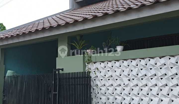 For Sale in Bekasi, Move-in Ready House, Good Price, Good Location, Good Access.