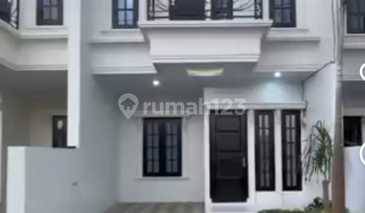 Classic Design Luxury House Ready to Occupy in Jagakarsa Cluster, South Jakarta