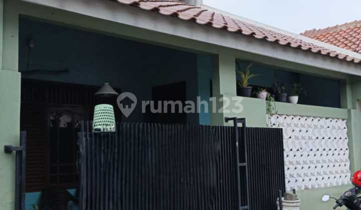 For Sale in Bekasi, Move-in Ready House, Good Price, Good Location, Good Access.