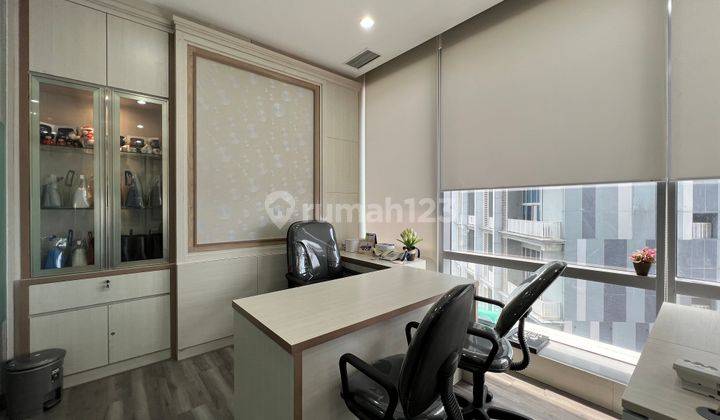 Di Jual Office Space Soho Capital 175m2 Full Furnish Bagus  1