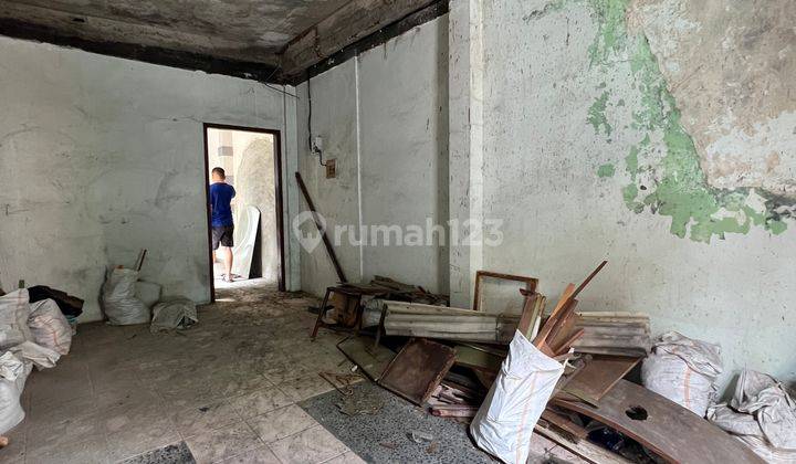 Di Jual Cepat Rumah Tua Jembatan Besi 7x19 2 Lt SHM Jakarta Barat 2