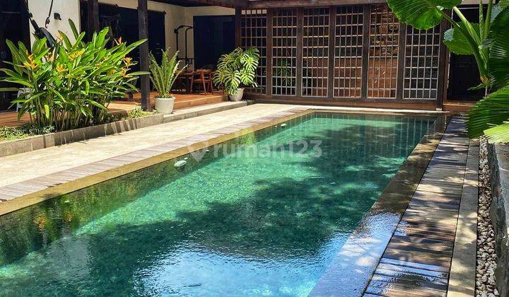 Rumah Villa Mewah Dalam Komplek, di Selatan Jakarta 2