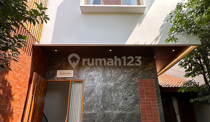 Rumah Tropis Strategis Murah Jagakarsa