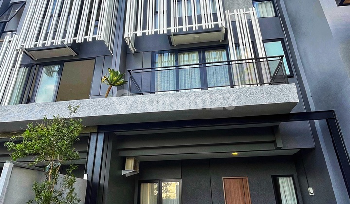 Rumah Mewah Strategis Jagakarsa Dekat Tol